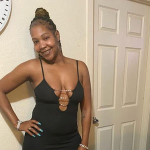 Meet your Posher, Monique